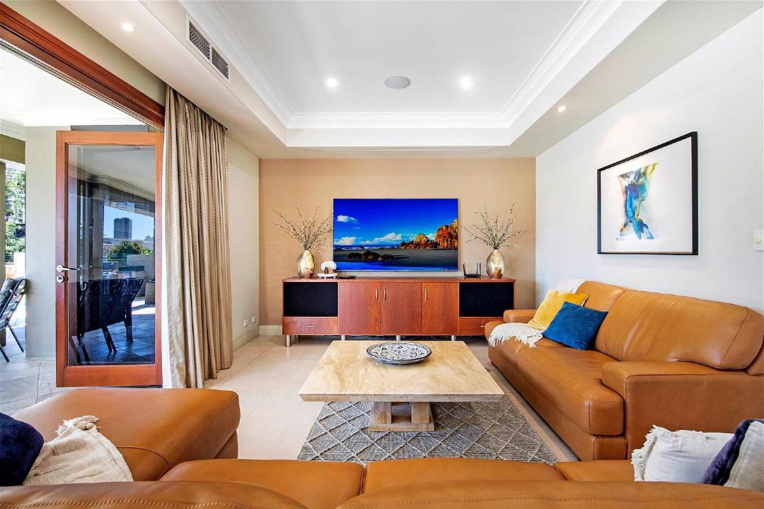 Photo of Livingroom in Broadbeach Waters