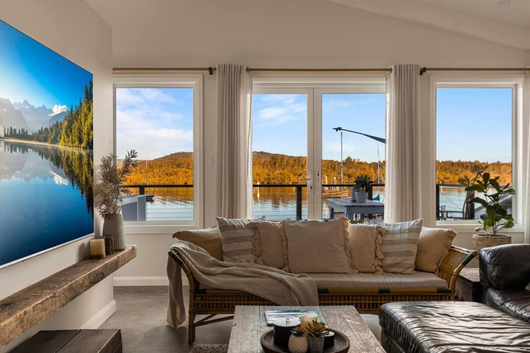 Photo of Livingroom in Saratoga