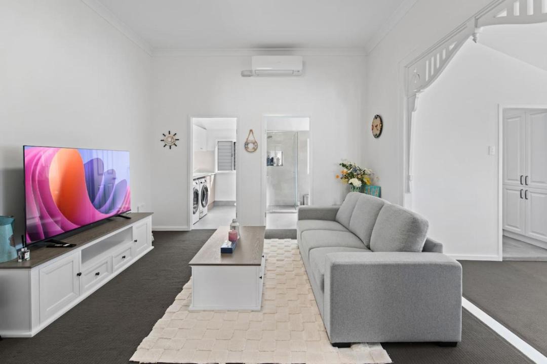 Photo of Livingroom in Herston