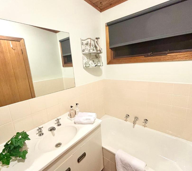Photo of Bathroom in Ventnor