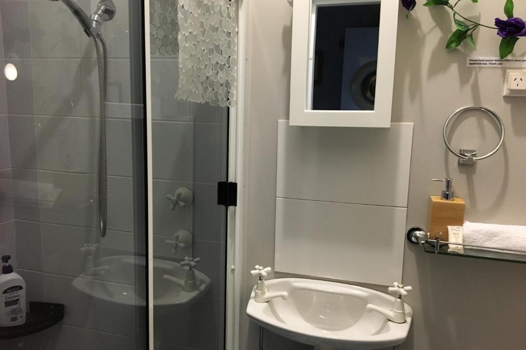 Photo of Bathroom in Orange East