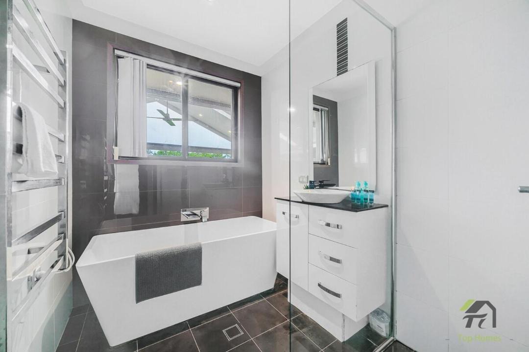 Photo of Bathroom in Cranebrook