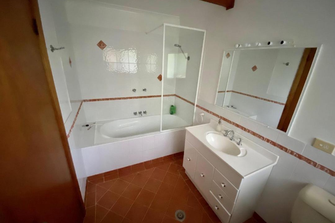 Photo of Bathroom in Black Head