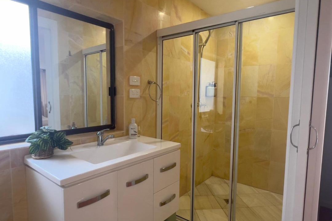 Photo of Bathroom in Lightning Ridge