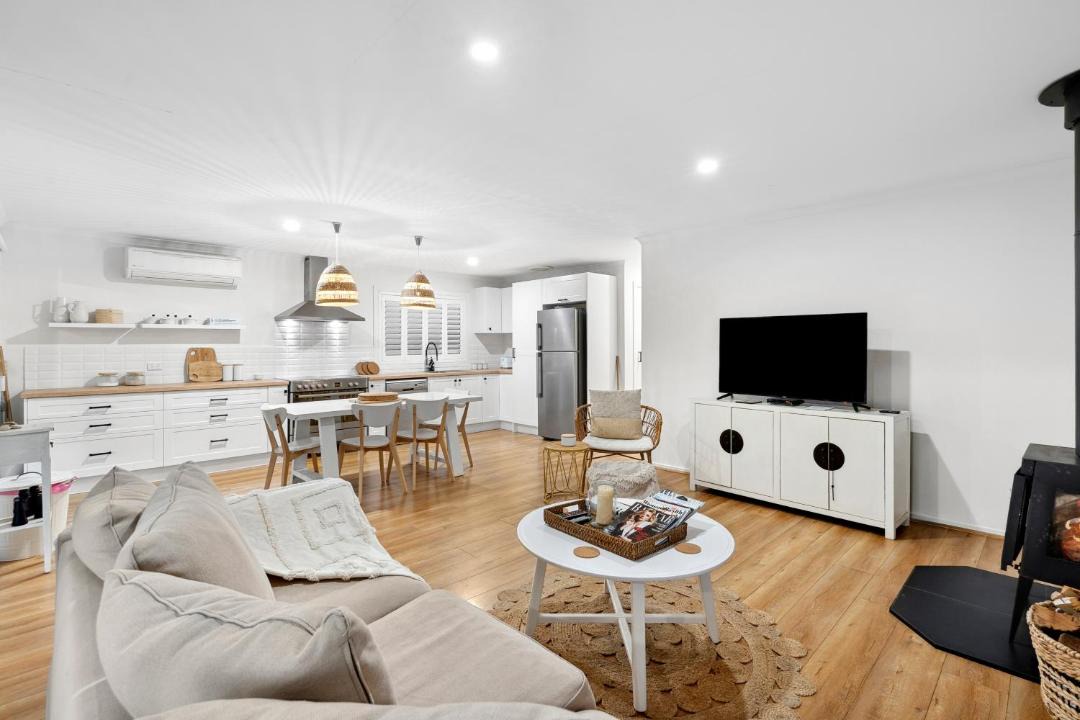 Photo of Livingroom in The Honeysuckles