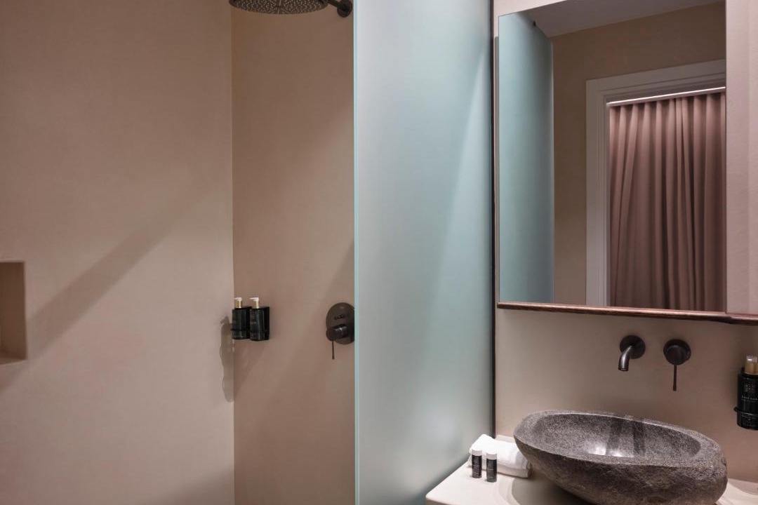 Photo of Bathroom in Ornos