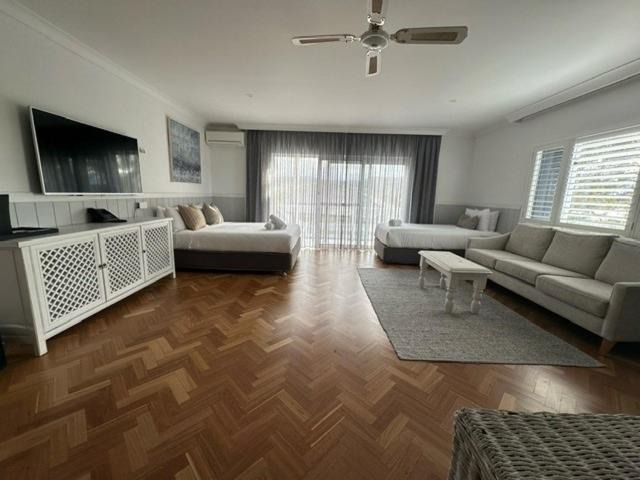 Photo of Livingroom in Forresters Beach