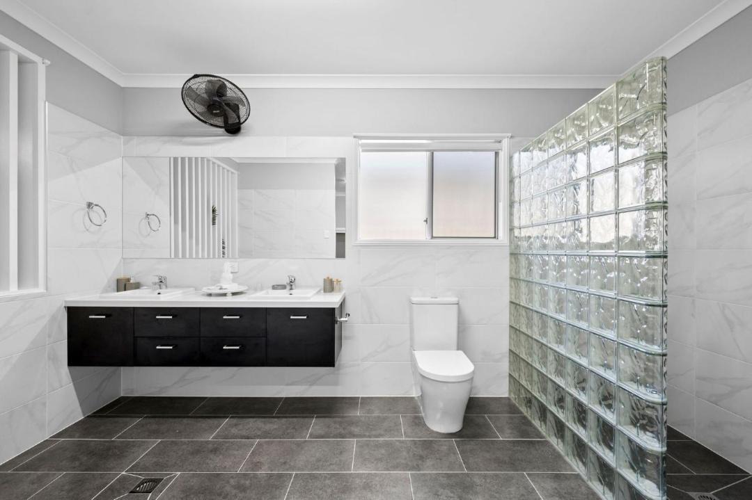 Photo of Bathroom in Pelican Waters