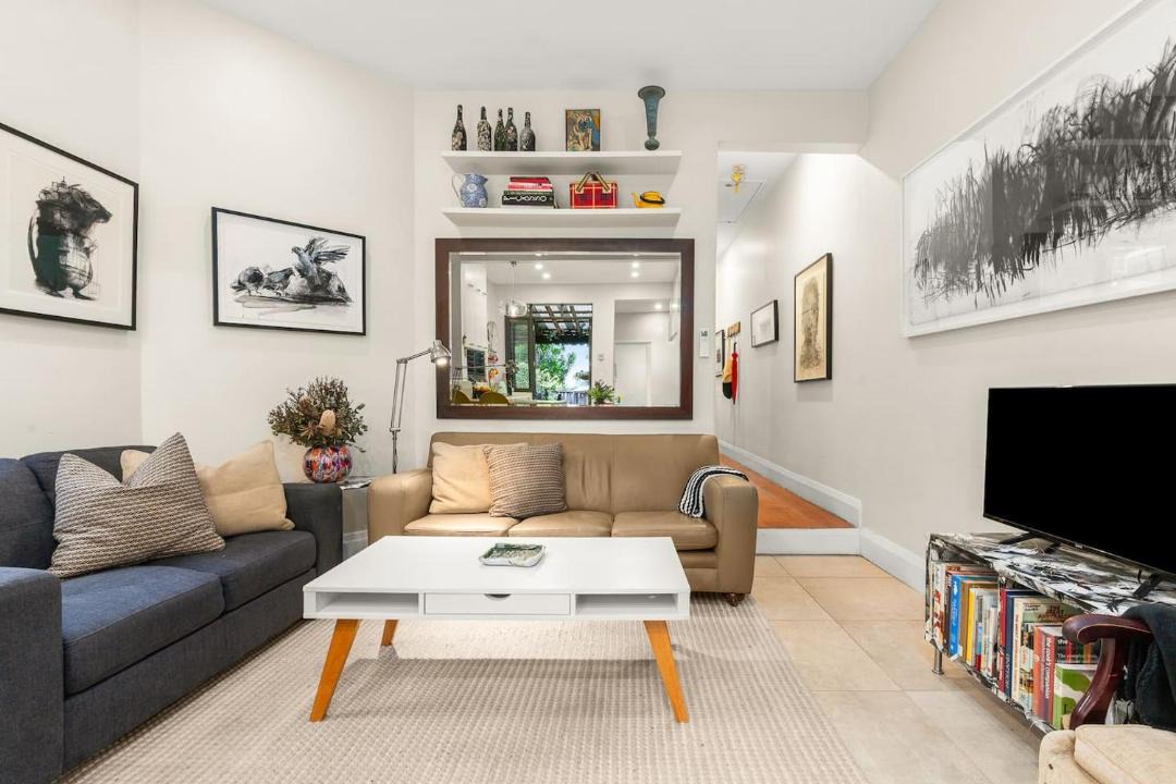 Photo of Livingroom in Newtown