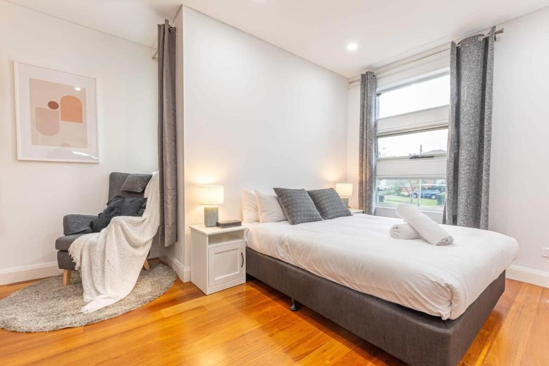 Photo of Bedroom in Melrose Park