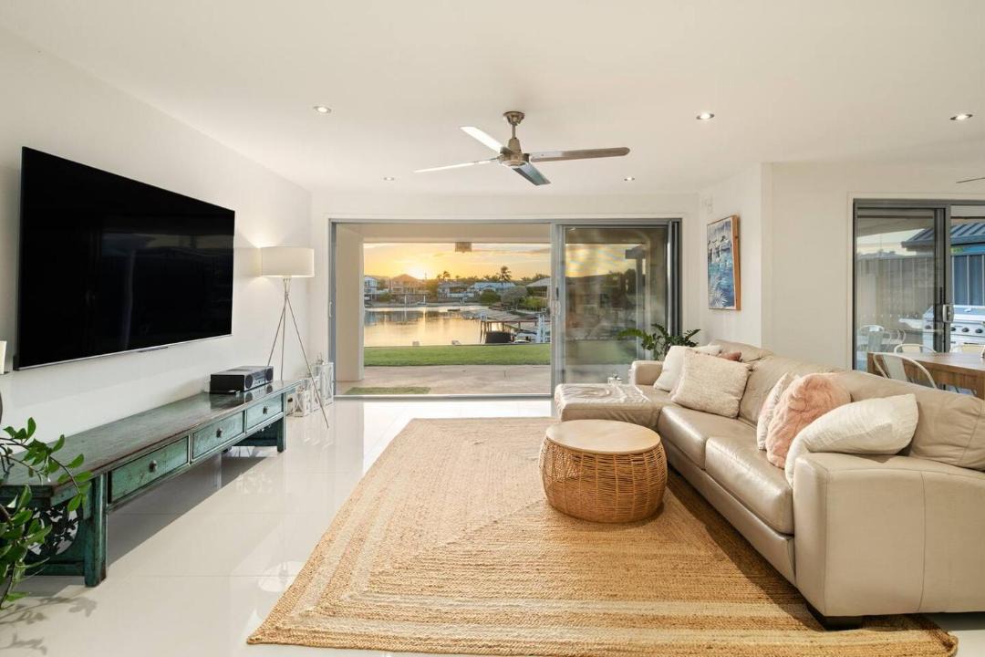 Photo of Livingroom in Broadbeach Waters