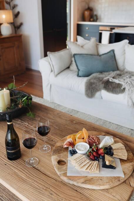 Photo of Livingroom in Strahan