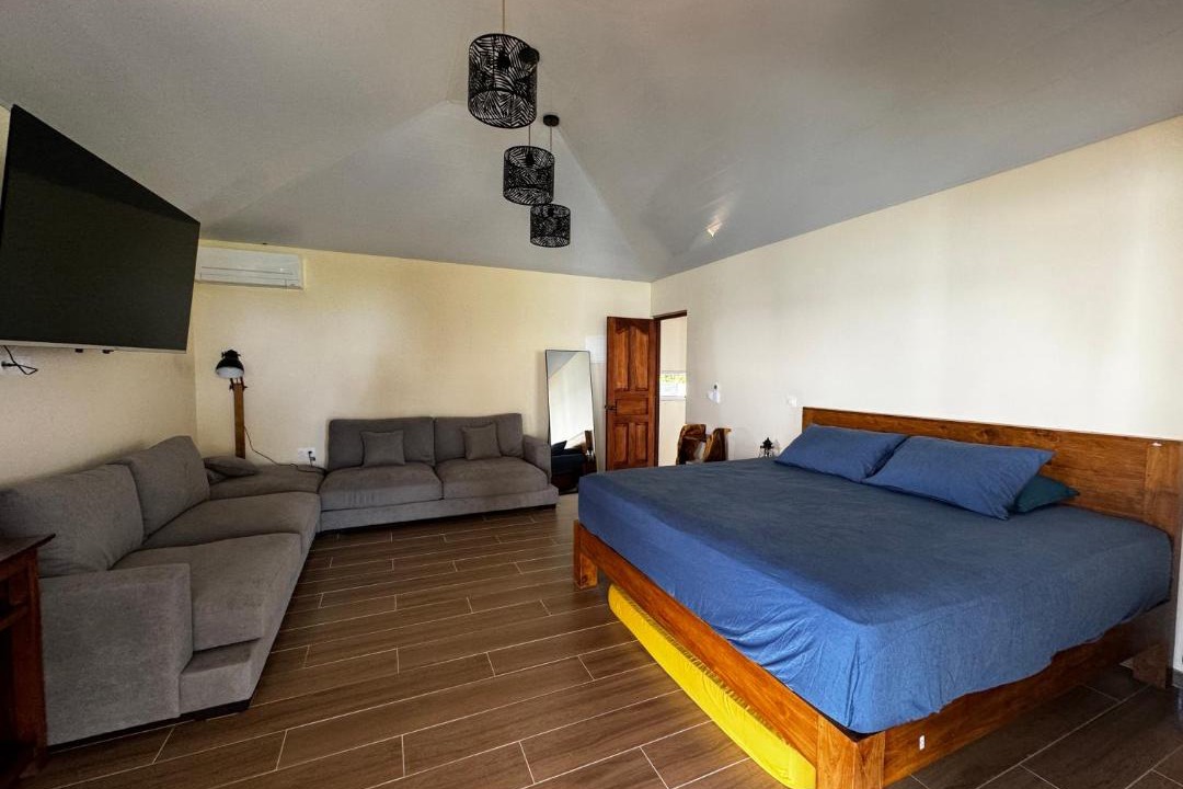 Photo of Bedroom in Teahupoo