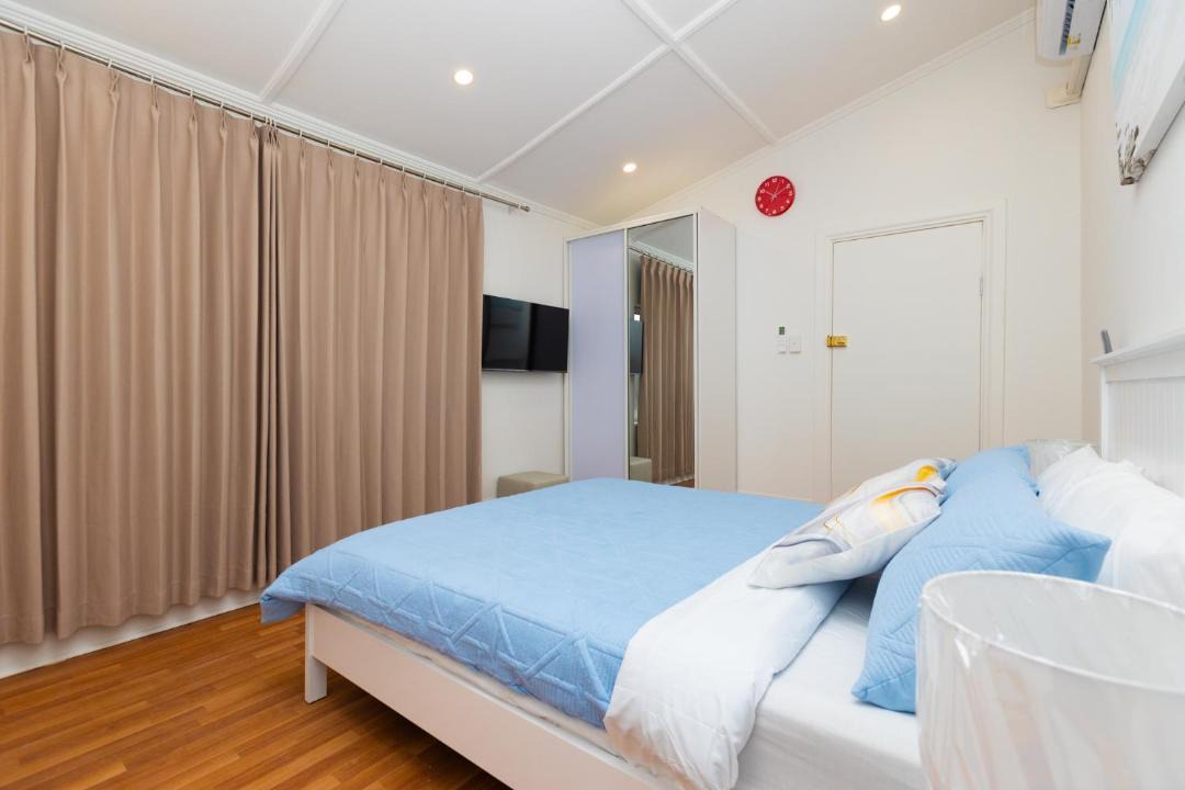 Photo of Bedroom in Glenelg North