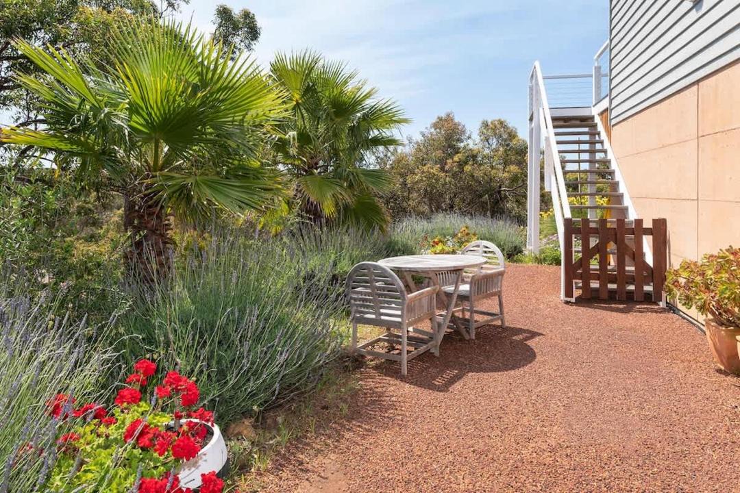 Photo of Patio Balcony in Eagle Bay