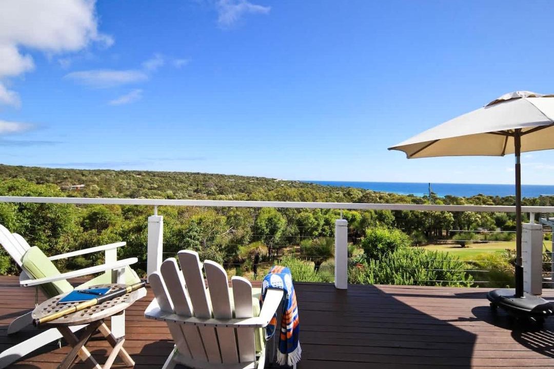 Photo of Patio Balcony in Eagle Bay