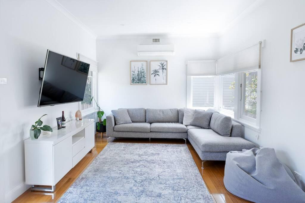 Photo of Livingroom in East Launceston