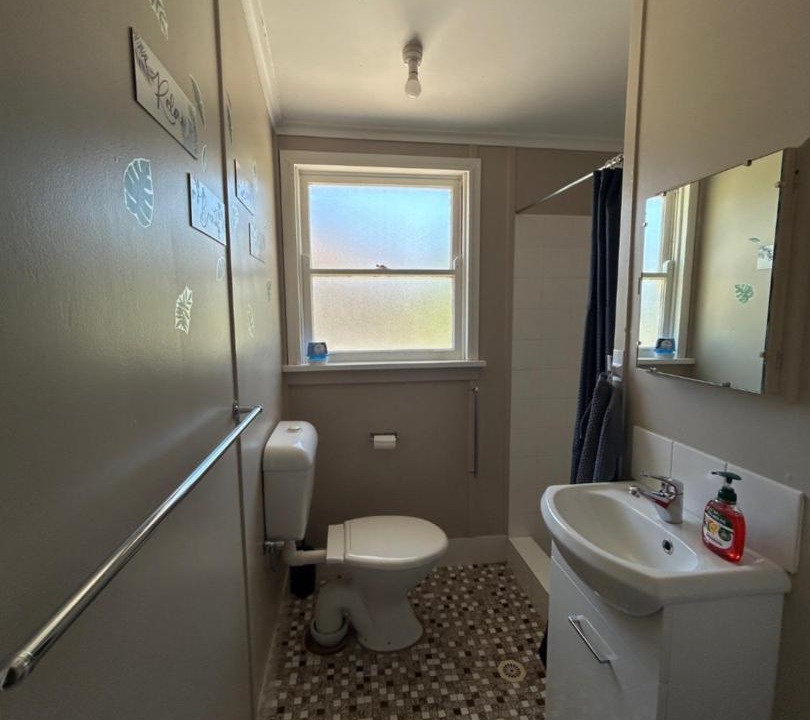 Photo of Bathroom in Canowindra