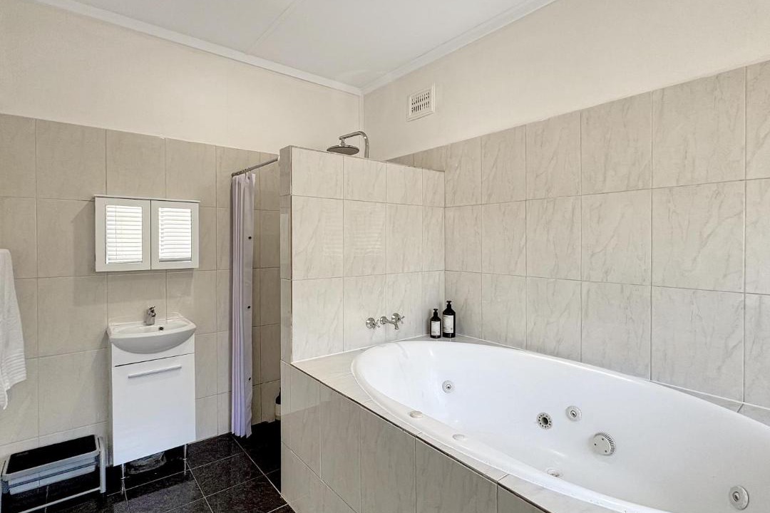 Photo of Bathroom in Broken Hill