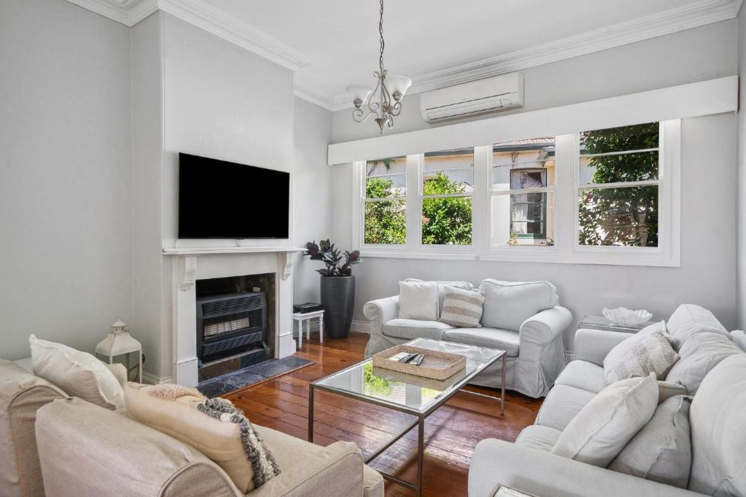 Photo of Livingroom in Woolwich