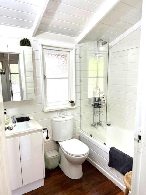 Photo of Bathroom in Megalong Valley