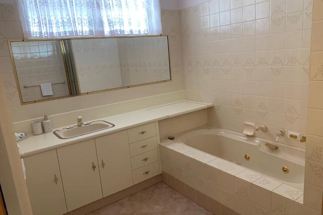 Photo of Bathroom in Robinvale