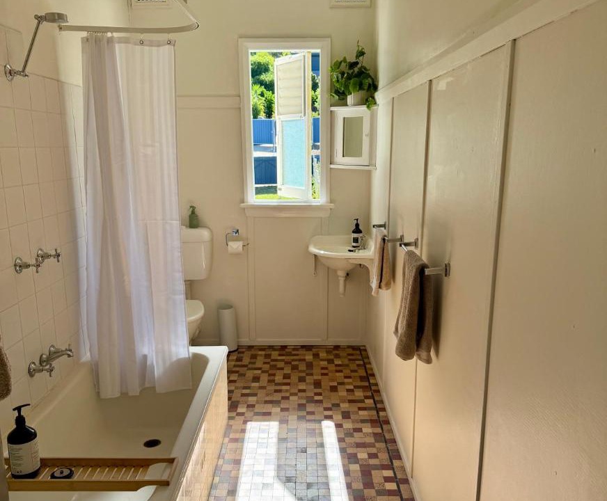 Photo of Bathroom in Parkes