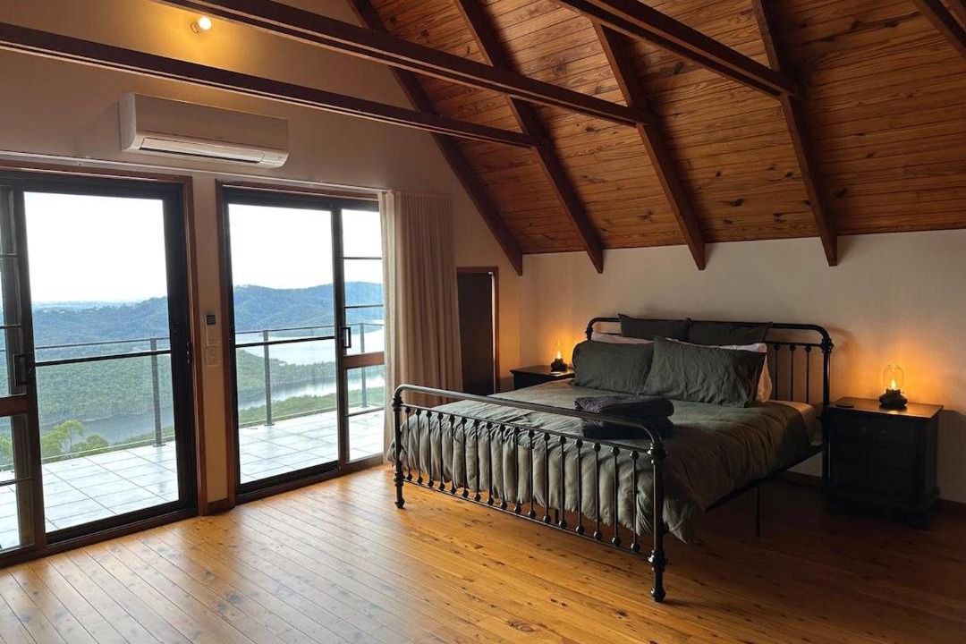 Photo of Bedroom in Lower Beechmont