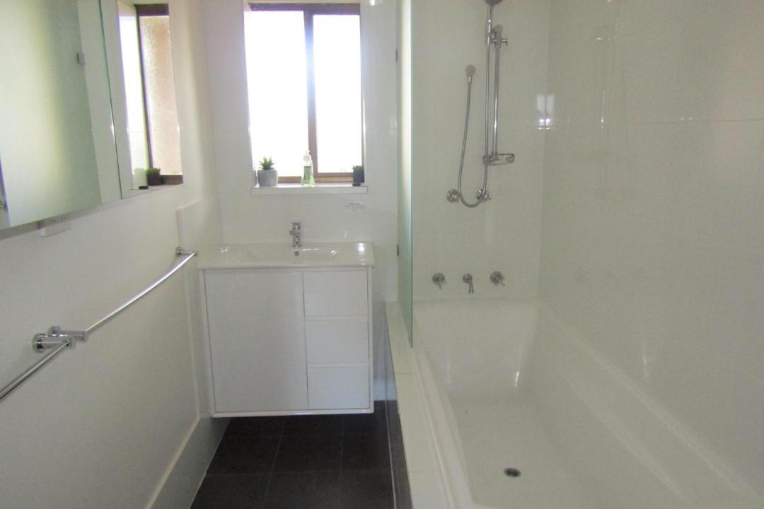 Photo of Bathroom in Warrenben