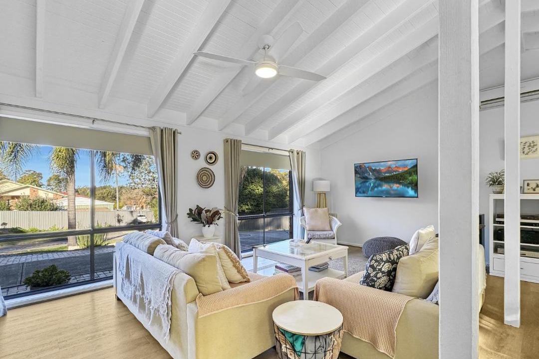 Photo of Livingroom in Surf Beach