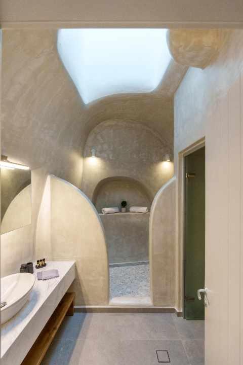Photo of Bathroom in Vothon