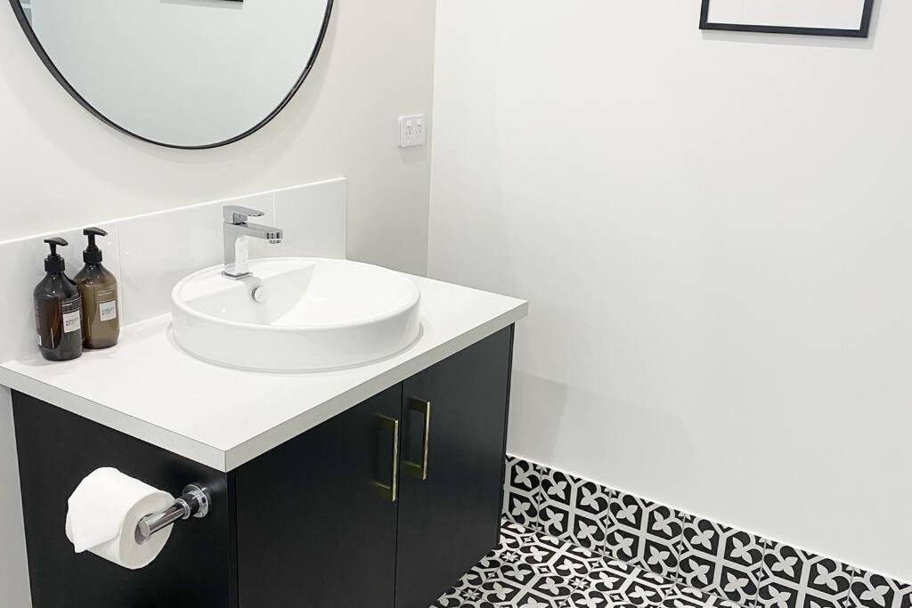 Photo of Bathroom in Yarrawonga