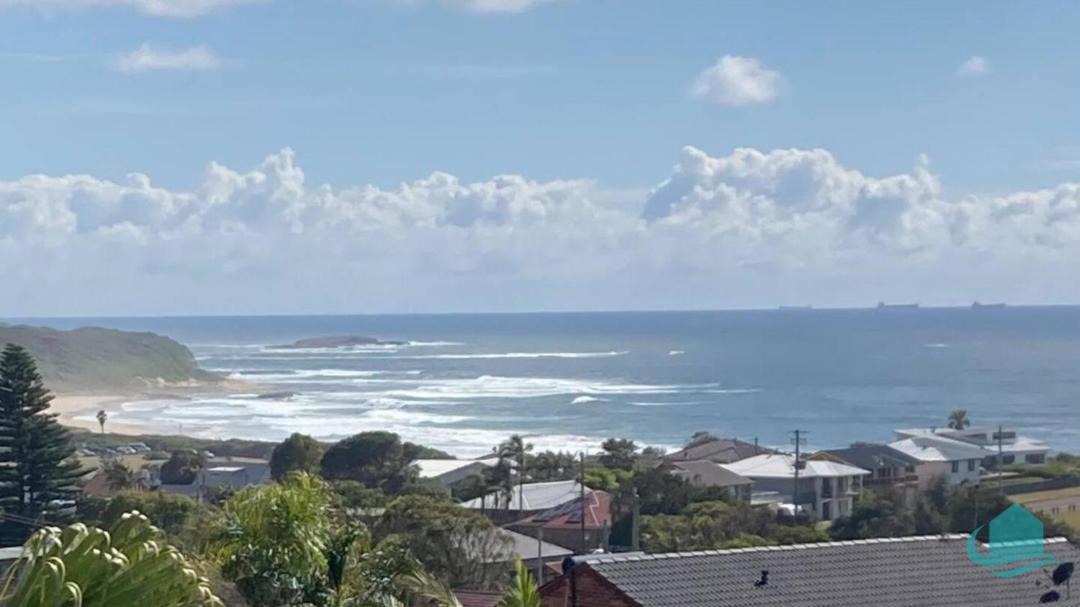 Photo of Others in Caves Beach