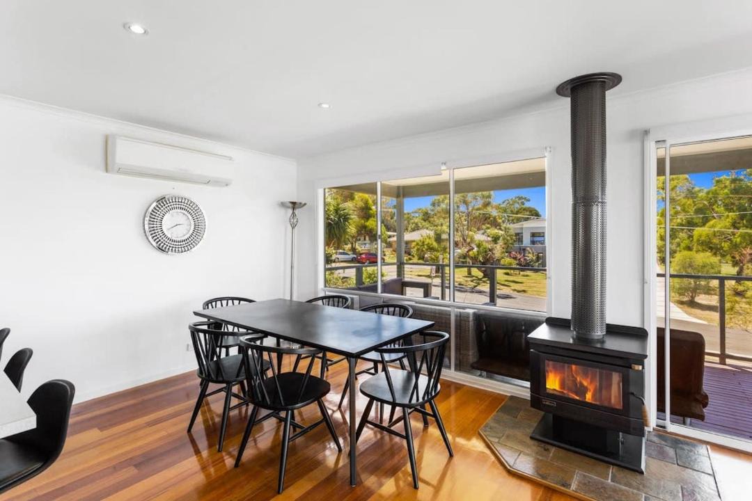 Photo of Livingroom in Rhyll