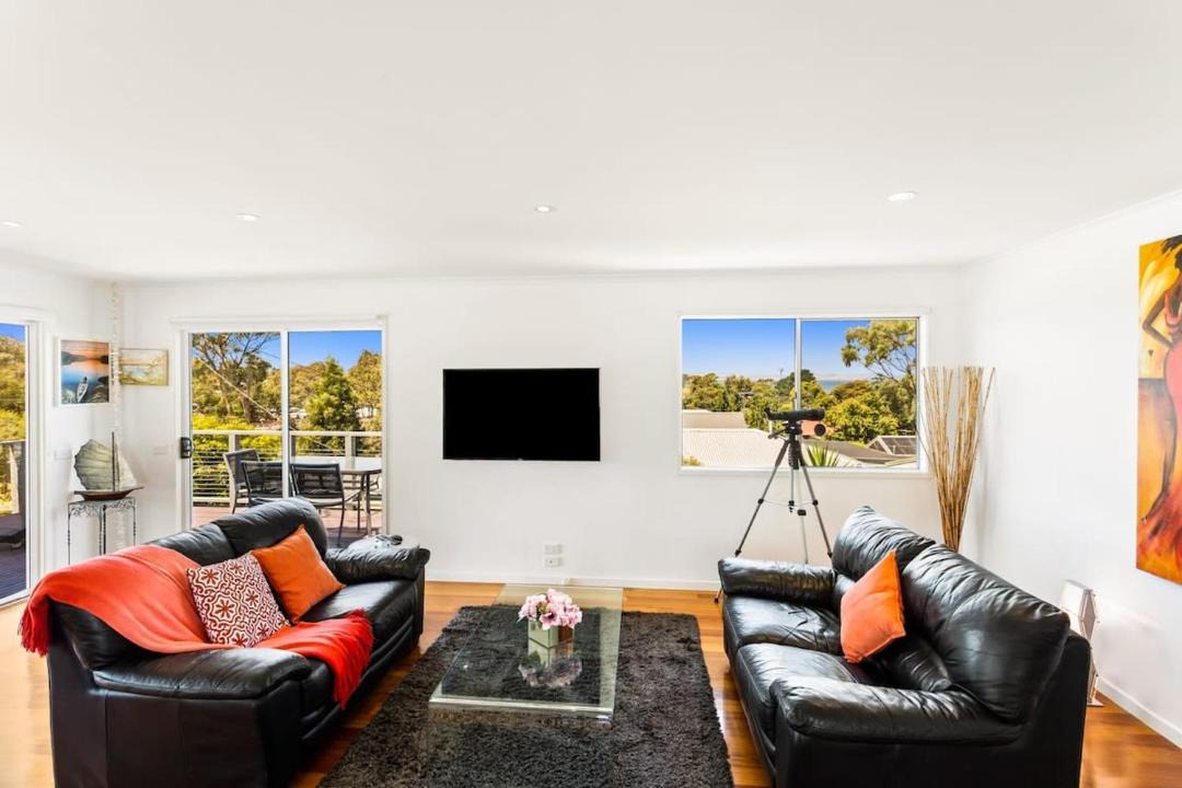 Photo of Livingroom in Rhyll