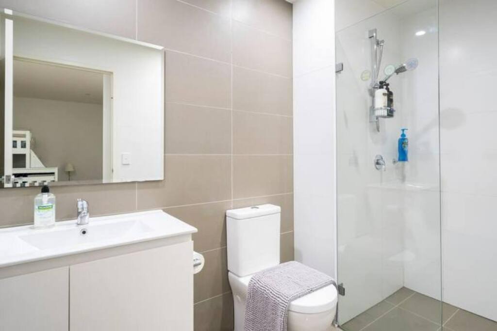 Photo of Bathroom in Mascot
