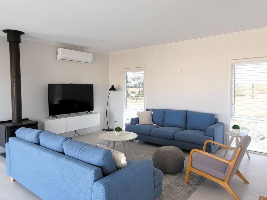 Photo of Livingroom in Port Victoria