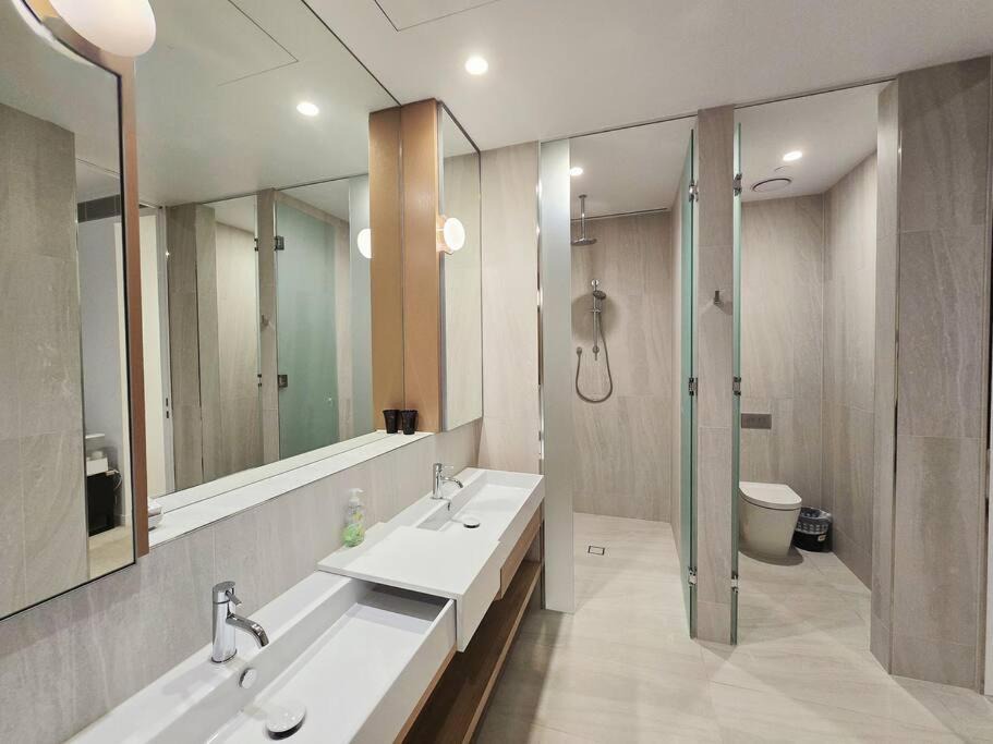 Photo of Bathroom in Carlton South