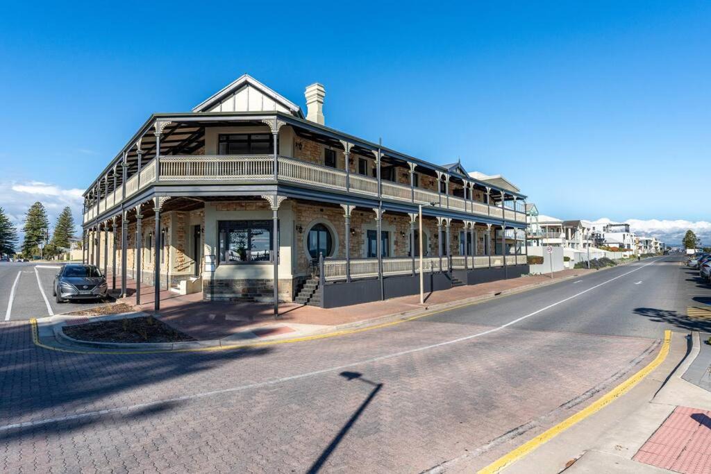 Photo of Others in Henley Beach