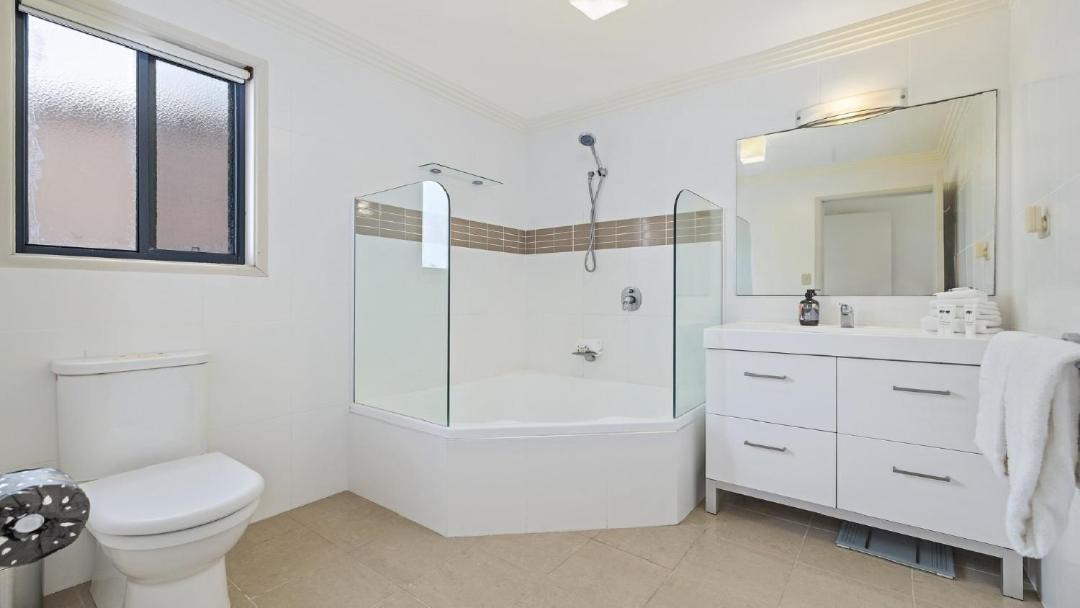 Photo of Bathroom in Emerald Beach