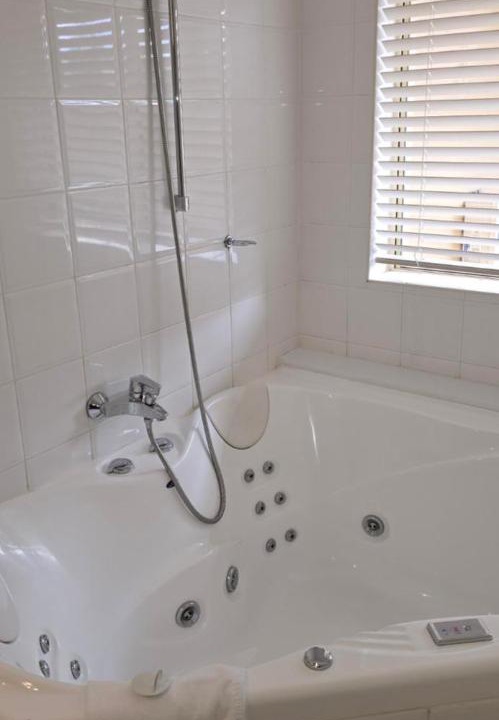 Photo of Bathroom in Wentworth Falls