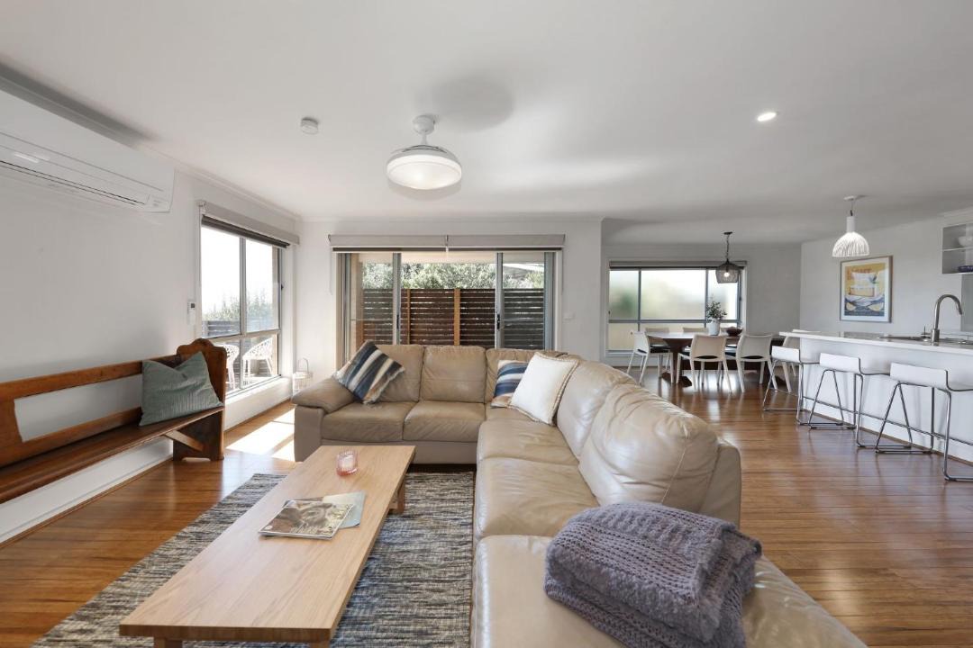 Photo of Livingroom in Surf Beach