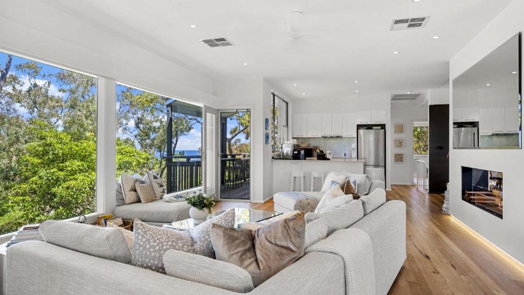 Photo of Livingroom in Hardys Bay