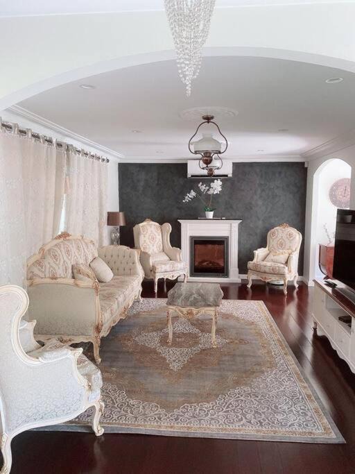 Photo of Livingroom in Kingswood
