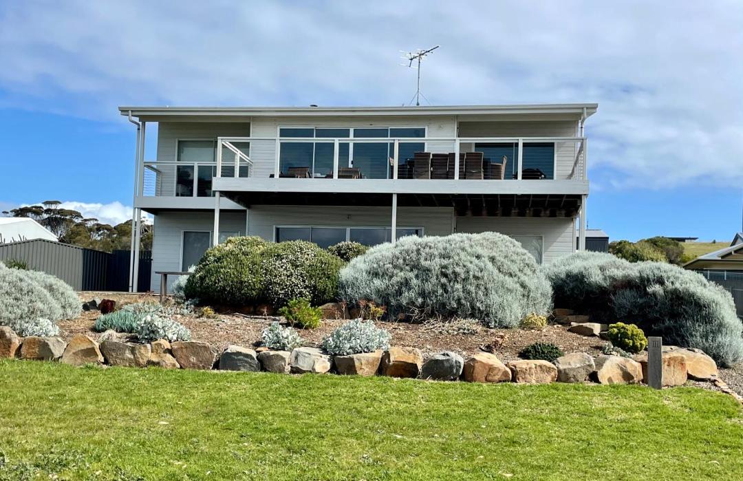 Photo of Buildings in Emu Bay