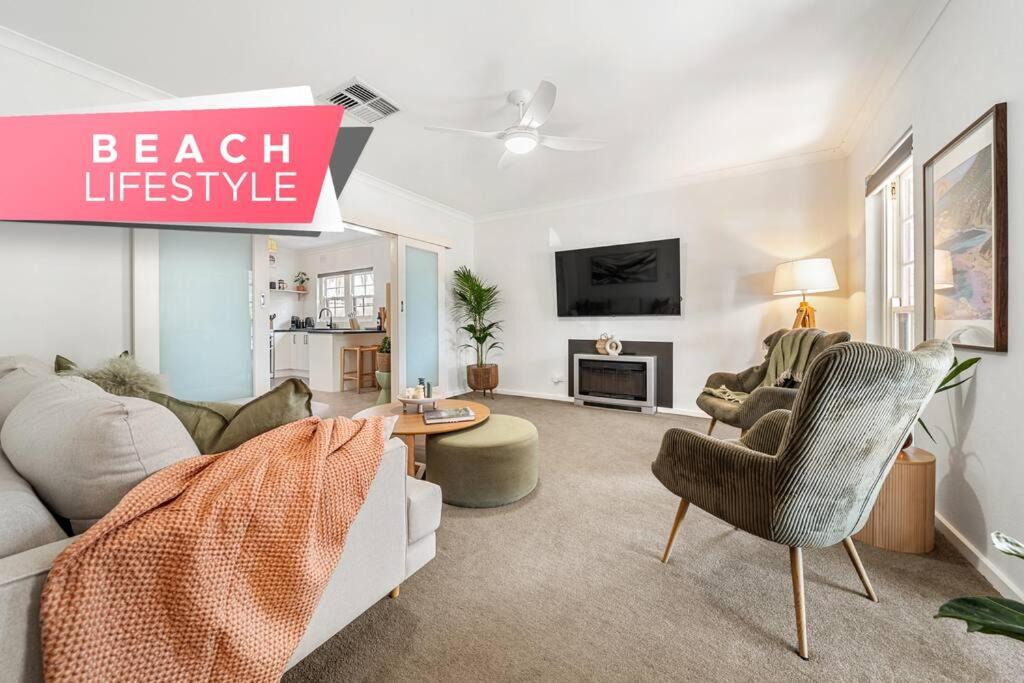Photo of Livingroom in West Beach