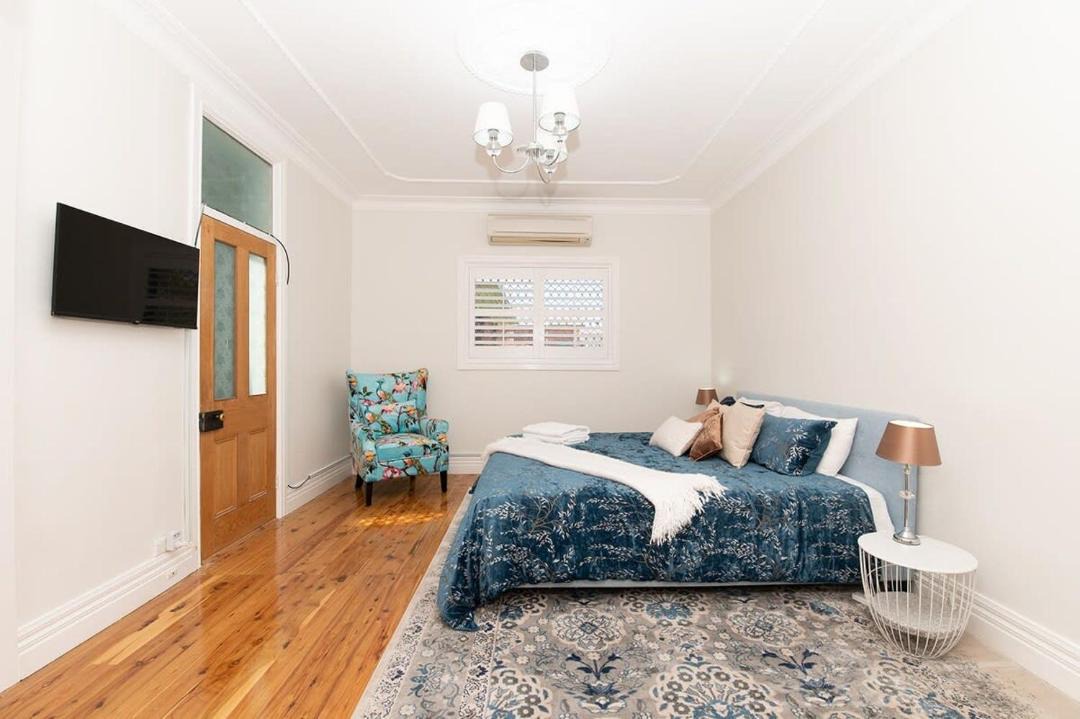 Photo of Bedroom in Orange