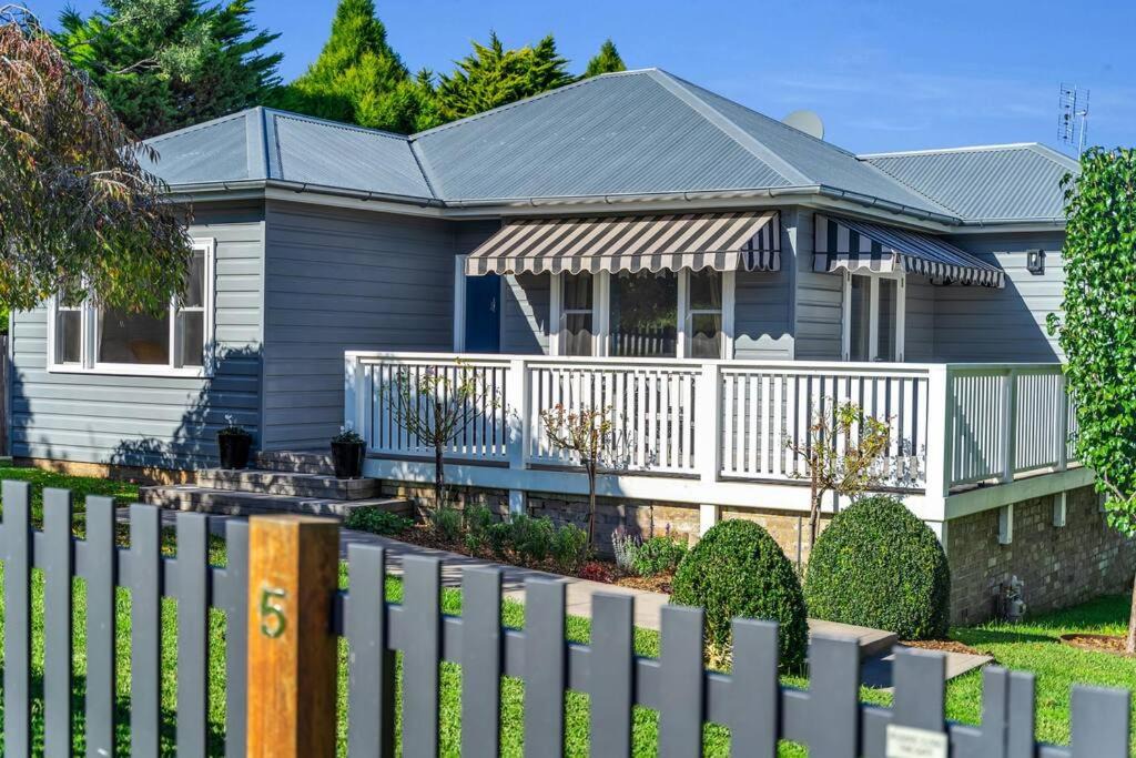 Photo of Buildings in Berrima