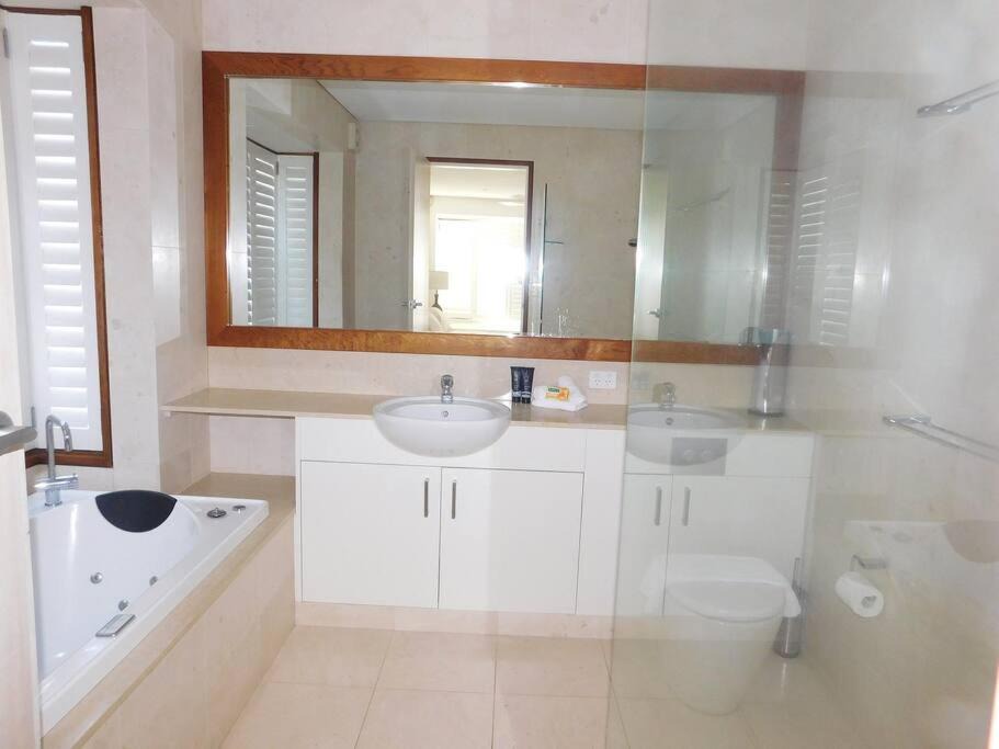 Photo of Bathroom in Clovelly