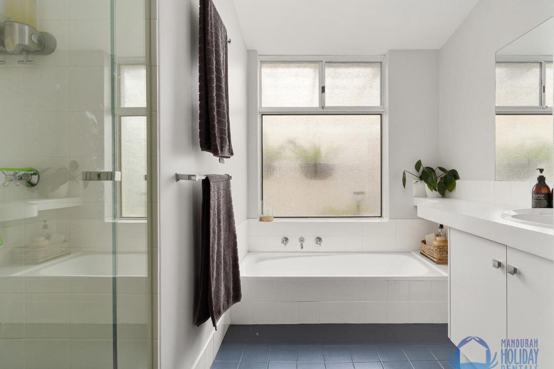 Photo of Bathroom in South Yunderup